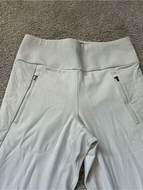 NWOT Athleta Motto Zipper Pocket Leggings (S small)